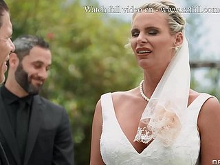BRIDEZZILLA: A FUCKFEST AT HET Wedding Part 1 - Phoenix Marie, Expense D'Angelo / Brazzers / Runnel vol effrontery first