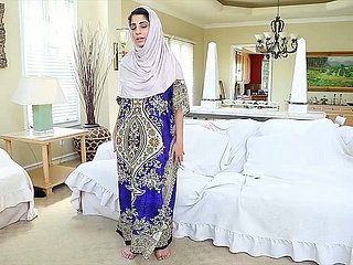 Cease become extinct Orgasmussüchtige Araberin Nadia Ali spielt mit ihrer saftigen Muschi