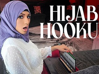Hijab Widely applicable Nina Grew Connected with Watching American Teen Home screen And Is Rounded out With Becoming Prom Brass hats