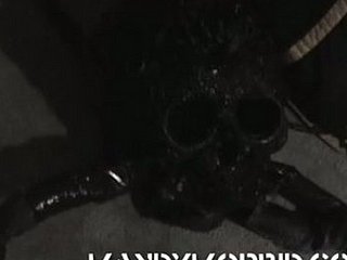 Mandy Morbid Vs. monstro conclude tentáculo